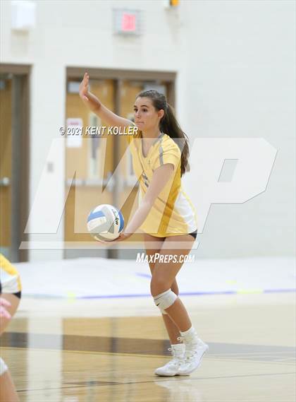 Thumbnail 3 in Quad Meet @ Adams photogallery.