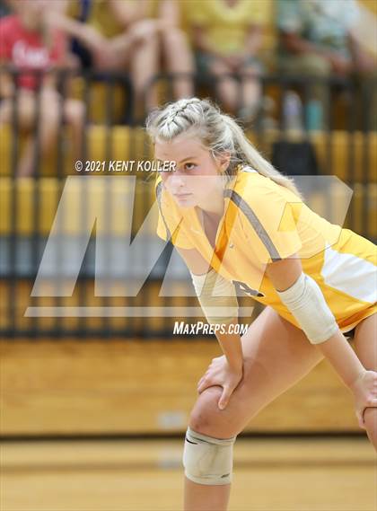 Thumbnail 2 in Quad Meet @ Adams photogallery.
