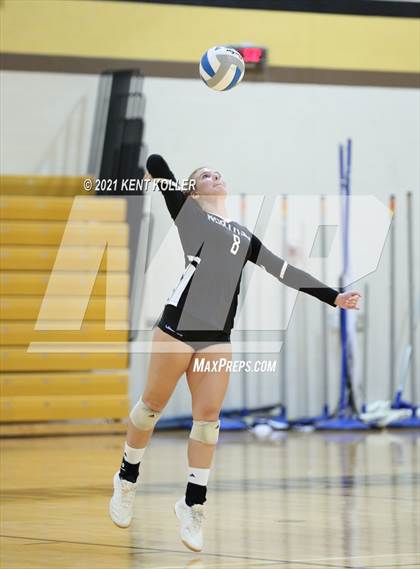 Thumbnail 2 in Quad Meet @ Adams photogallery.