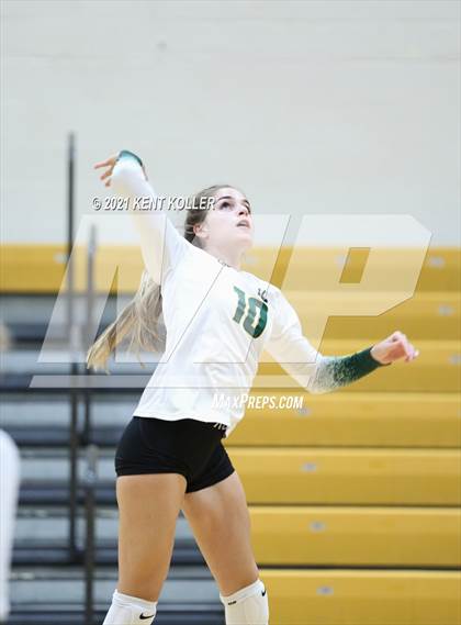 Thumbnail 3 in Quad Meet @ Adams photogallery.