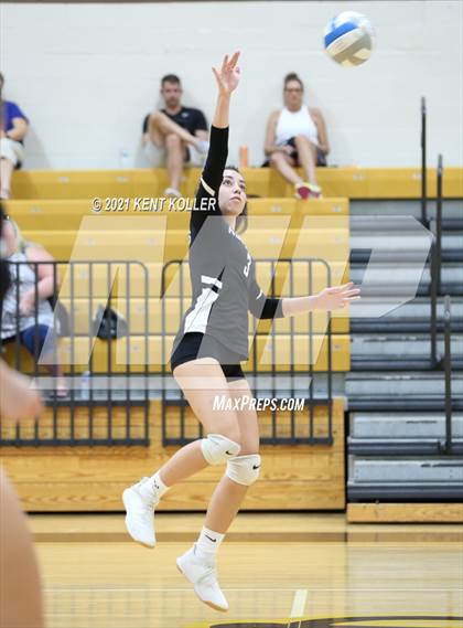 Thumbnail 2 in Quad Meet @ Adams photogallery.