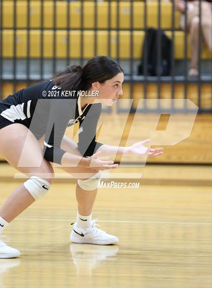 Thumbnail 1 in Quad Meet @ Adams photogallery.