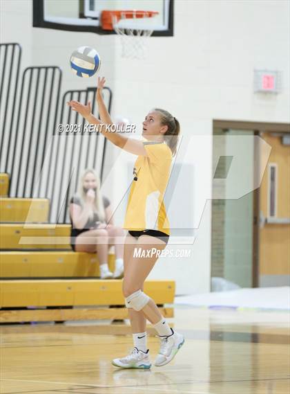 Thumbnail 3 in Quad Meet @ Adams photogallery.