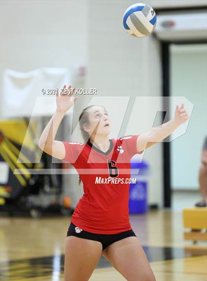 Thumbnail 3 in Quad Meet @ Adams photogallery.