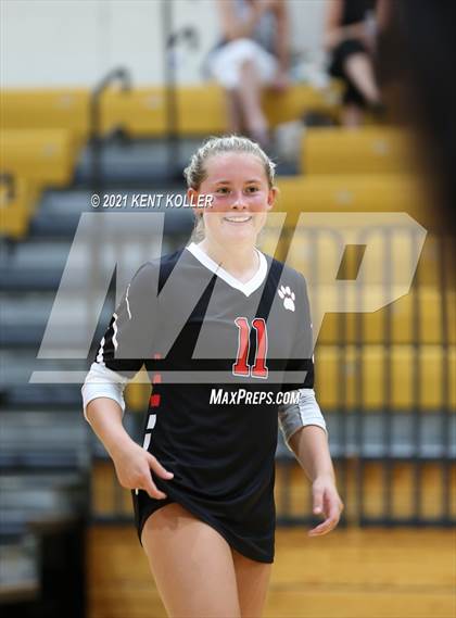 Thumbnail 3 in Quad Meet @ Adams photogallery.