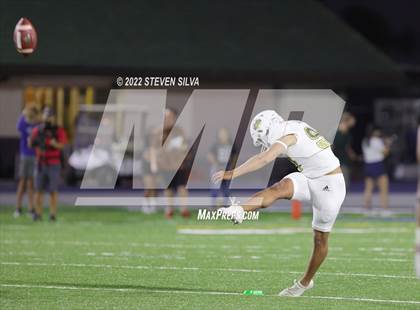 Thumbnail 3 in Polynesian Bowl (Team Mauka vs. Team Makai) photogallery.