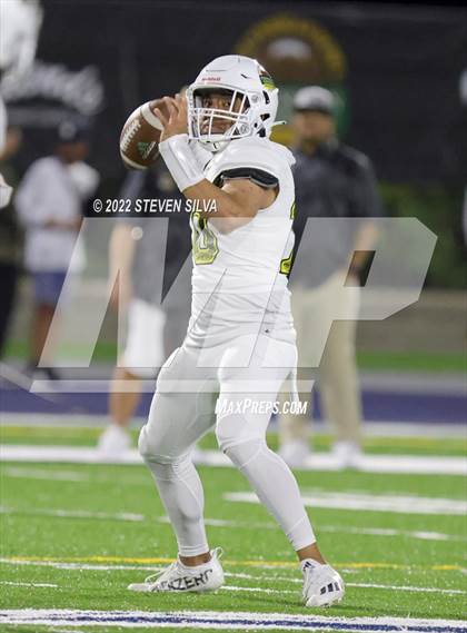Thumbnail 2 in Polynesian Bowl (Team Mauka vs. Team Makai) photogallery.