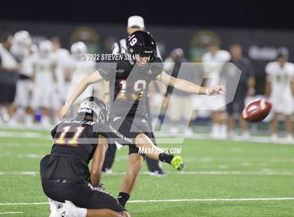 Thumbnail 2 in Polynesian Bowl (Team Mauka vs. Team Makai) photogallery.
