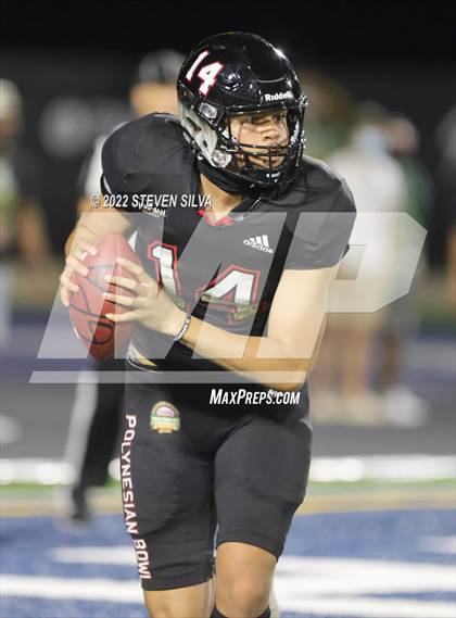 Thumbnail 2 in Polynesian Bowl (Team Mauka vs. Team Makai) photogallery.