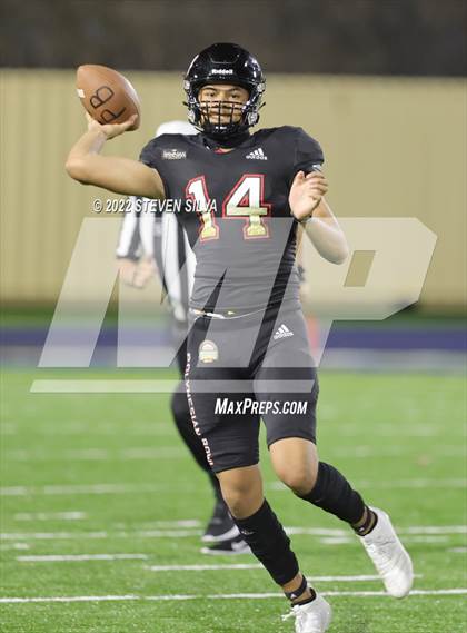 Thumbnail 2 in Polynesian Bowl (Team Mauka vs. Team Makai) photogallery.