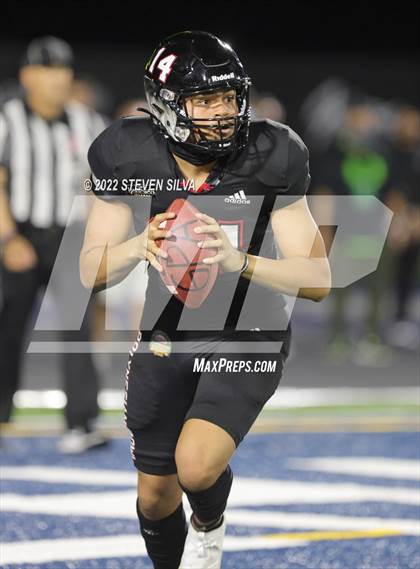 Thumbnail 1 in Polynesian Bowl (Team Mauka vs. Team Makai) photogallery.