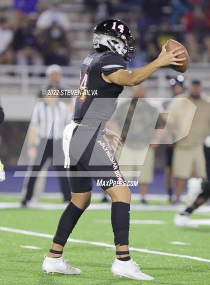 Thumbnail 2 in Polynesian Bowl (Team Mauka vs. Team Makai) photogallery.