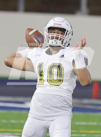 Thumbnail 2 in Polynesian Bowl (Team Mauka vs. Team Makai) photogallery.