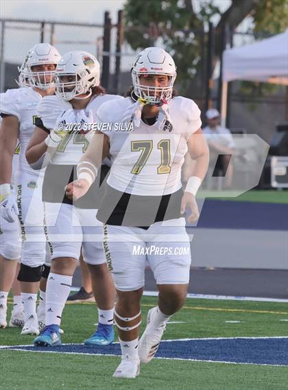 Thumbnail 3 in Polynesian Bowl (Team Mauka vs. Team Makai) photogallery.