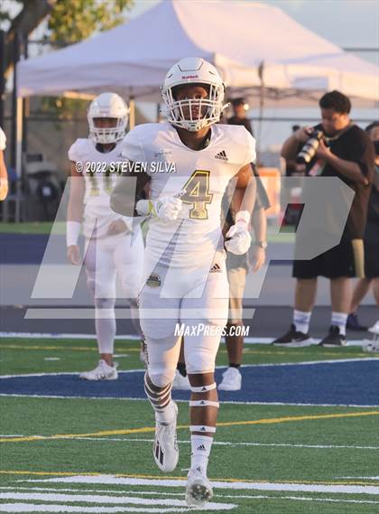 Thumbnail 2 in Polynesian Bowl (Team Mauka vs. Team Makai) photogallery.