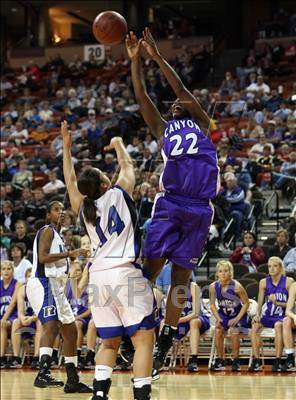Thumbnail 2 in Navasota vs Canyon (UIL 3A Semifinals) photogallery.