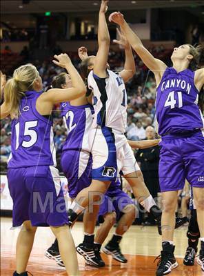 Thumbnail 2 in Navasota vs Canyon (UIL 3A Semifinals) photogallery.
