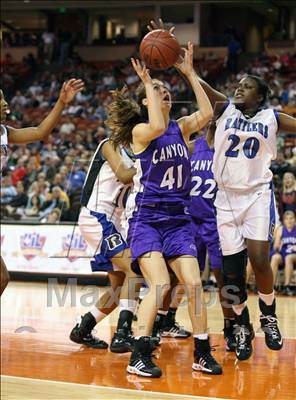 Thumbnail 1 in Navasota vs Canyon (UIL 3A Semifinals) photogallery.