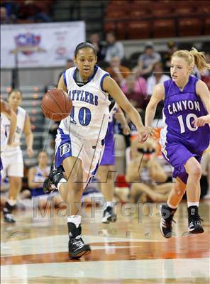 Thumbnail 3 in Navasota vs Canyon (UIL 3A Semifinals) photogallery.