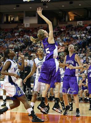 Thumbnail 2 in Navasota vs Canyon (UIL 3A Semifinals) photogallery.