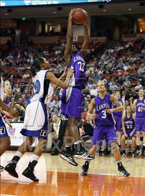 Thumbnail 3 in Navasota vs Canyon (UIL 3A Semifinals) photogallery.