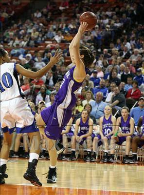 Thumbnail 2 in Navasota vs Canyon (UIL 3A Semifinals) photogallery.