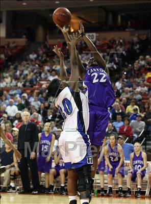 Thumbnail 1 in Navasota vs Canyon (UIL 3A Semifinals) photogallery.