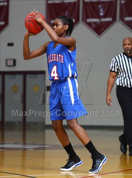 Thumbnail 2 in King's Fork vs. Norfolk Collegiate  (Lady Greyhound Classic) photogallery.