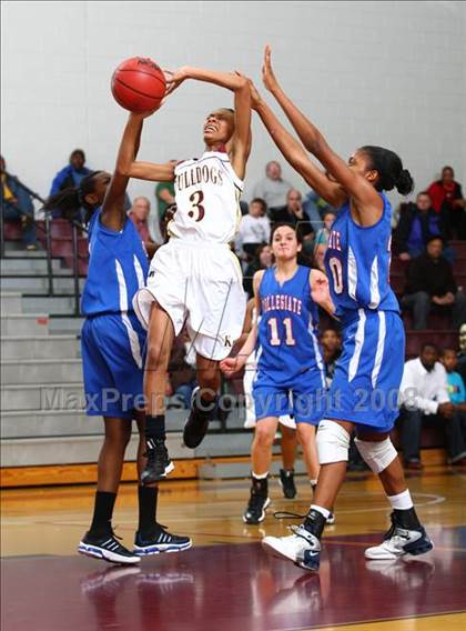 Thumbnail 1 in King's Fork vs. Norfolk Collegiate  (Lady Greyhound Classic) photogallery.