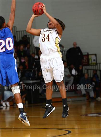 Thumbnail 2 in King's Fork vs. Norfolk Collegiate  (Lady Greyhound Classic) photogallery.