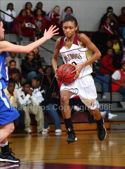 Thumbnail 3 in King's Fork vs. Norfolk Collegiate  (Lady Greyhound Classic) photogallery.