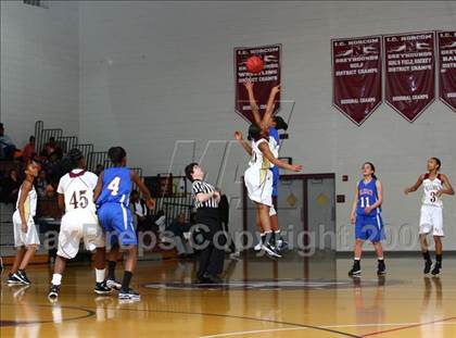 Thumbnail 1 in King's Fork vs. Norfolk Collegiate  (Lady Greyhound Classic) photogallery.