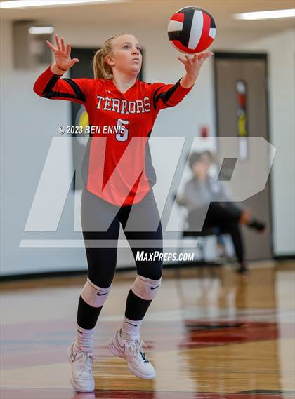 Thumbnail 3 in Glynn Academy vs Jonesboro (2023 GHSA 6A Round 1) photogallery.