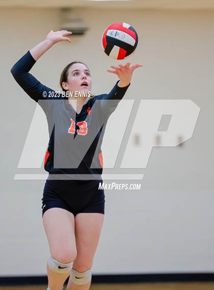 Thumbnail 2 in Glynn Academy vs Jonesboro (2023 GHSA 6A Round 1) photogallery.