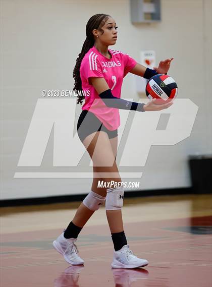Thumbnail 2 in Glynn Academy vs Jonesboro (2023 GHSA 6A Round 1) photogallery.
