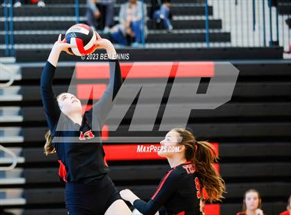 Thumbnail 2 in Glynn Academy vs Jonesboro (2023 GHSA 6A Round 1) photogallery.