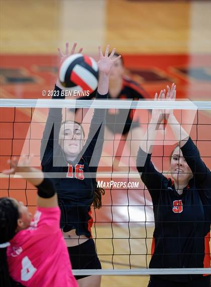 Thumbnail 1 in Glynn Academy vs Jonesboro (2023 GHSA 6A Round 1) photogallery.