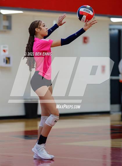Thumbnail 3 in Glynn Academy vs Jonesboro (2023 GHSA 6A Round 1) photogallery.