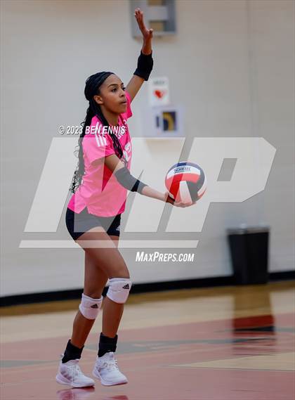 Thumbnail 3 in Glynn Academy vs Jonesboro (2023 GHSA 6A Round 1) photogallery.