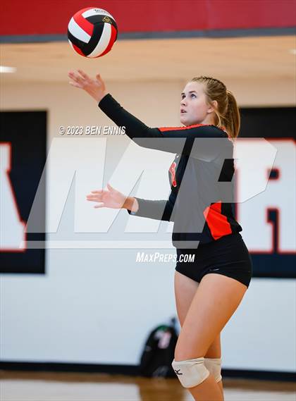 Thumbnail 3 in Glynn Academy vs Jonesboro (2023 GHSA 6A Round 1) photogallery.