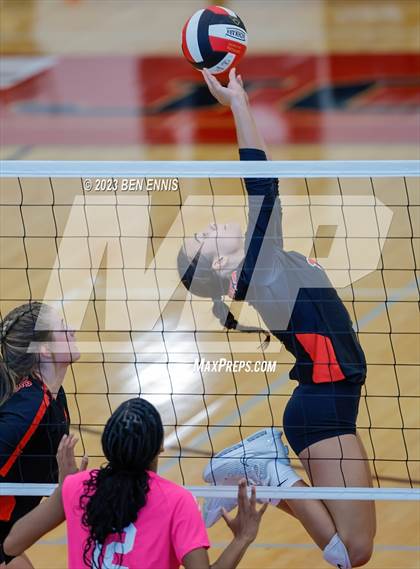 Thumbnail 1 in Glynn Academy vs Jonesboro (2023 GHSA 6A Round 1) photogallery.