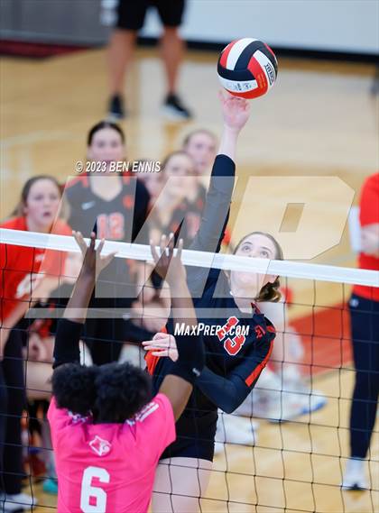 Thumbnail 3 in Glynn Academy vs Jonesboro (2023 GHSA 6A Round 1) photogallery.