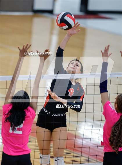 Thumbnail 3 in Glynn Academy vs Jonesboro (2023 GHSA 6A Round 1) photogallery.
