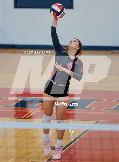 Thumbnail 2 in Glynn Academy vs Jonesboro (2023 GHSA 6A Round 1) photogallery.
