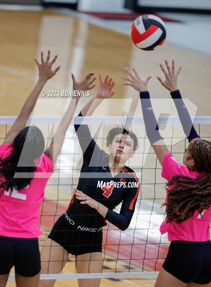 Thumbnail 2 in Glynn Academy vs Jonesboro (2023 GHSA 6A Round 1) photogallery.