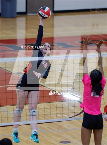Thumbnail 3 in Glynn Academy vs Jonesboro (2023 GHSA 6A Round 1) photogallery.