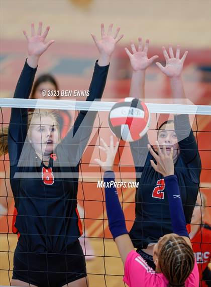 Thumbnail 3 in Glynn Academy vs Jonesboro (2023 GHSA 6A Round 1) photogallery.