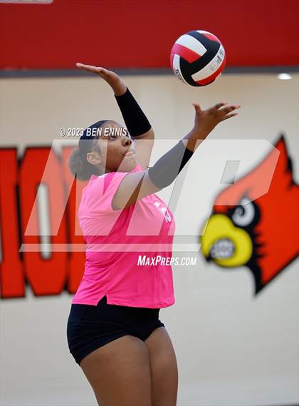 Thumbnail 3 in Glynn Academy vs Jonesboro (2023 GHSA 6A Round 1) photogallery.
