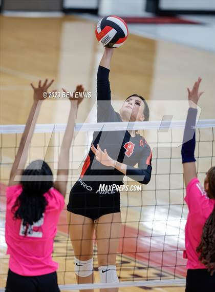 Thumbnail 2 in Glynn Academy vs Jonesboro (2023 GHSA 6A Round 1) photogallery.