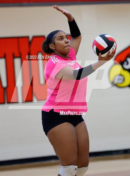 Thumbnail 2 in Glynn Academy vs Jonesboro (2023 GHSA 6A Round 1) photogallery.